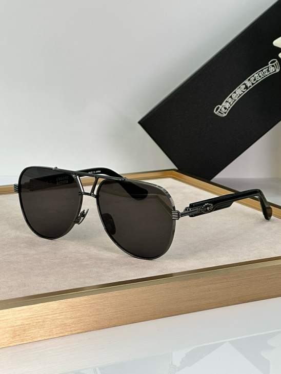 Picture of Chrome Hearts Sunglasses _SKUfw58921310fw